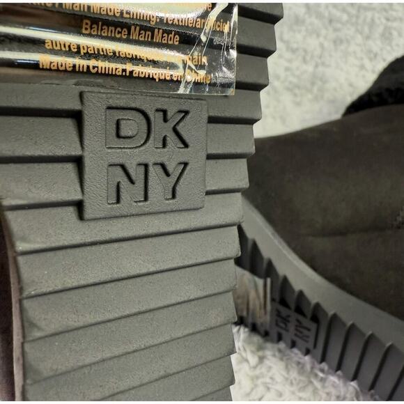DKNY Powell Wedge Bootie Women's Black Ankle Boot Faux Shearling Size 6.5 - Picture 11 of 12